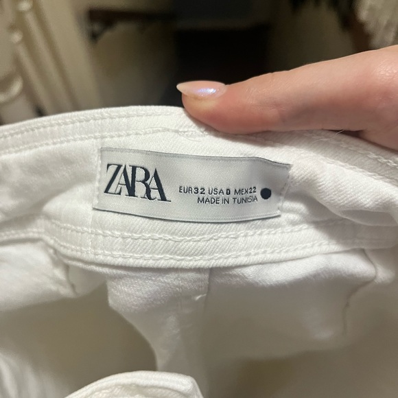 High waisted Zara jeans | color white | size 24 - Picture 4 of 4